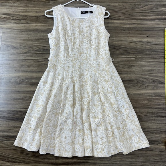 Leslie Fay Dresses & Skirts - Leslie Faye Gold And Lace Sleeveless Dress Size 6
